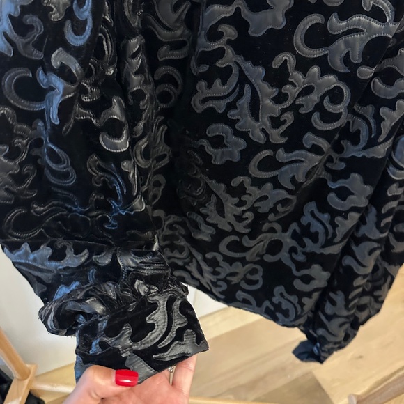 Zara black velvet top in size small - Picture 3 of 5